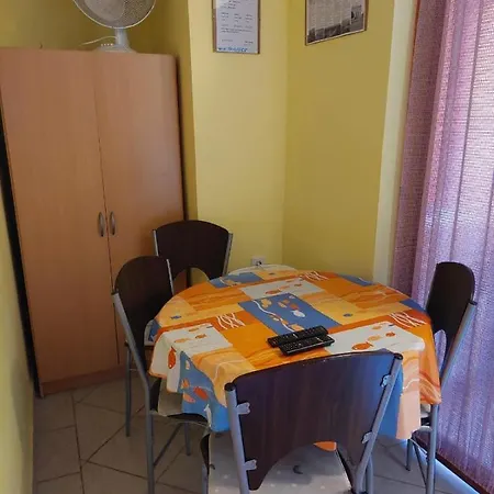 With Parking Space - 19547 Apartman Vir